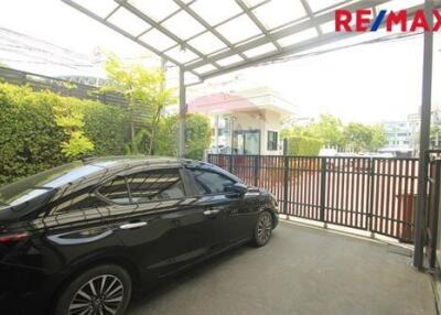 296 Sqm., 3 Beds Townhouse listed for ฿ 14,000,000.