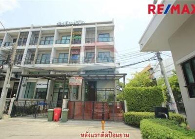 296 Sqm., 3 Beds Townhouse listed for ฿ 14,000,000.