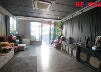 296 Sqm., 3 Beds Townhouse listed for ฿ 14,000,000.