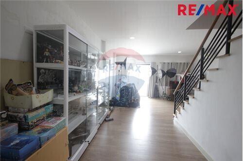 296 Sqm., 3 Beds Townhouse listed for ฿ 14,000,000.