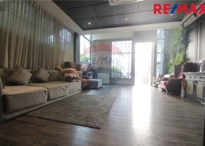 296 Sqm., 3 Beds Townhouse listed for ฿ 14,000,000.