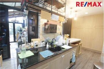 296 Sqm., 3 Beds Townhouse listed for ฿ 14,000,000.