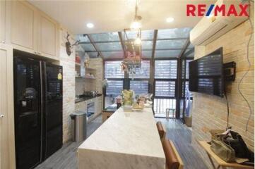 296 Sqm., 3 Beds Townhouse listed for ฿ 14,000,000.