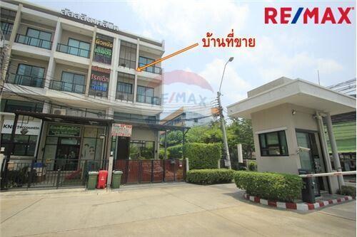 296 Sqm., 3 Beds Townhouse listed for ฿ 14,000,000.