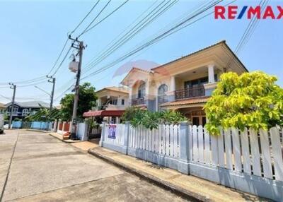 150 Sqm., 3 Beds Townhouse listed for ฿ 2,500,000.