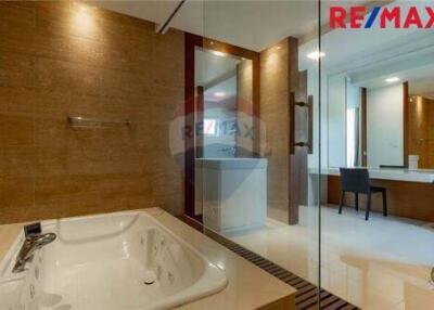 540 Sqm., 4 Beds Townhouse listed for ฿ 29,900,000.