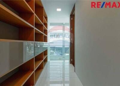 540 Sqm., 4 Beds Townhouse listed for ฿ 29,900,000.