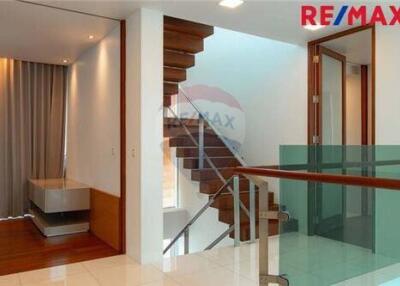 540 Sqm., 4 Beds Townhouse listed for ฿ 29,900,000.