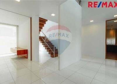 540 Sqm., 4 Beds Townhouse listed for ฿ 29,900,000.