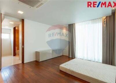 540 Sqm., 4 Beds Townhouse listed for ฿ 29,900,000.