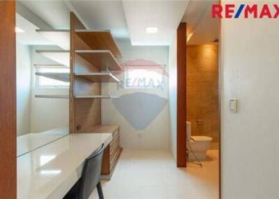 540 Sqm., 4 Beds Townhouse listed for ฿ 29,900,000.