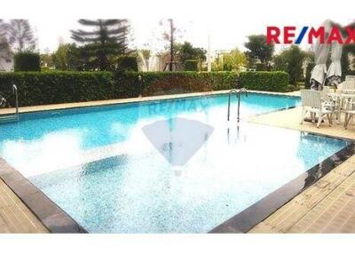 75 Sqm., 2 Beds Townhouse listed for ฿ 4,000,000.