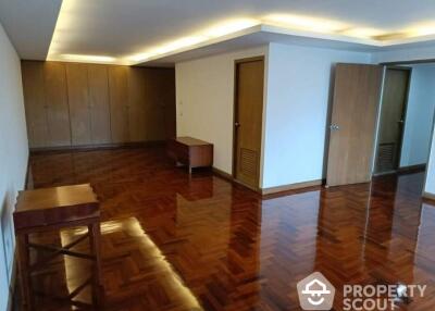 5-BR Apt. in Chong Nonsi