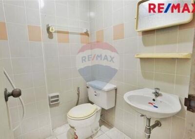 170 Sqm., 3 Beds Townhouse listed for ฿ 2,250,000.