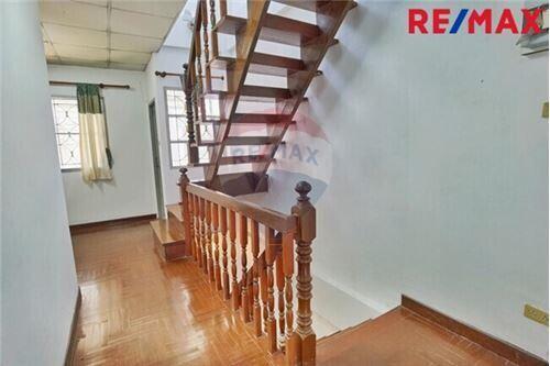 170 Sqm., 3 Beds Townhouse listed for ฿ 2,250,000.