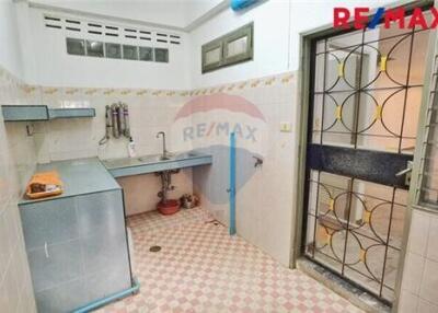 170 Sqm., 3 Beds Townhouse listed for ฿ 2,250,000.