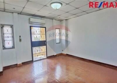 170 Sqm., 3 Beds Townhouse listed for ฿ 2,250,000.