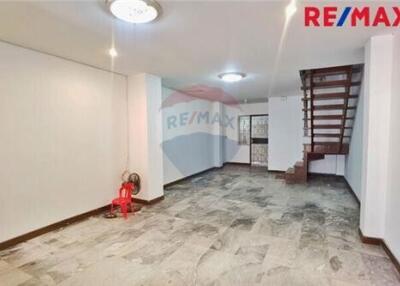 170 Sqm., 3 Beds Townhouse listed for ฿ 2,250,000.