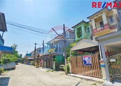 170 Sqm., 3 Beds Townhouse listed for ฿ 2,250,000.