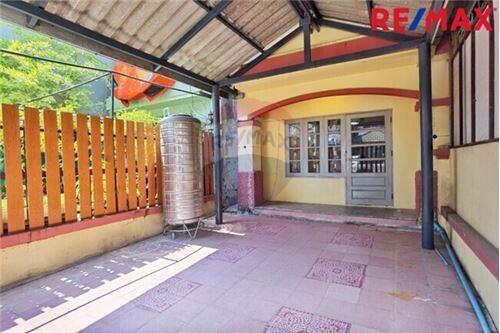 170 Sqm., 3 Beds Townhouse listed for ฿ 2,250,000.