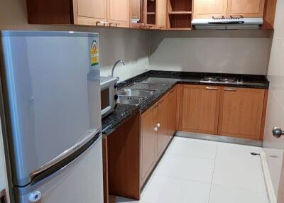 2-BR Apt. near MRT Khlong Toei