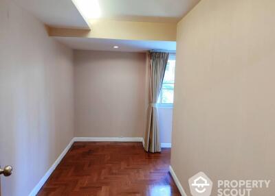 2-BR Apt. near MRT Khlong Toei