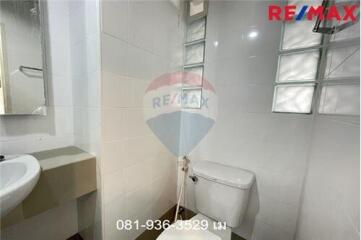 200 Sqm. Townhouse listed for ฿ 5,300,000.