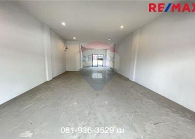 200 Sqm. Townhouse listed for ฿ 5,300,000.