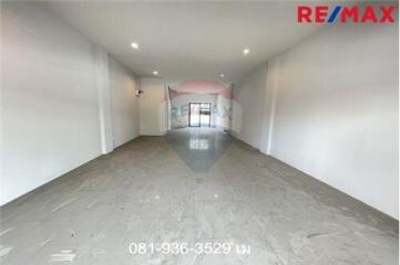 200 Sqm. Townhouse listed for ฿ 5,300,000.