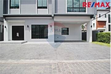 363 Sqm., 7 Beds Townhouse listed for ฿ 13,900,000.