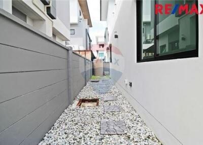 363 Sqm., 7 Beds Townhouse listed for ฿ 13,900,000.