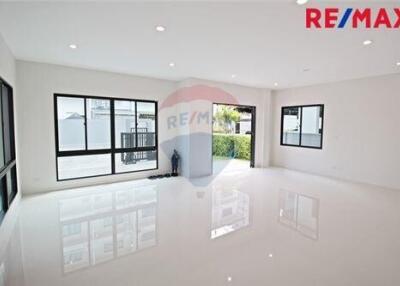 363 Sqm., 7 Beds Townhouse listed for ฿ 13,900,000.