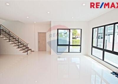 363 Sqm., 7 Beds Townhouse listed for ฿ 13,900,000.