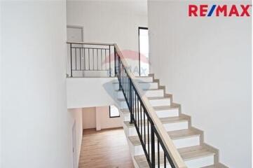 363 Sqm., 7 Beds Townhouse listed for ฿ 13,900,000.