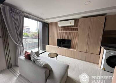 1-BR Condo at Walden Asoke near MRT Sukhumvit