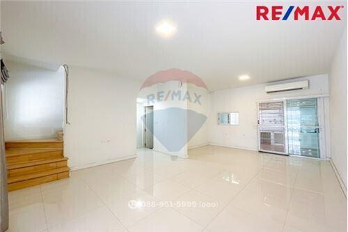 103 Sqm., 3 Beds Townhouse listed for ฿ 2,390,000.