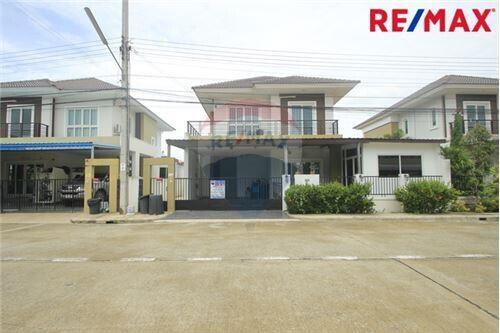 216 Sqm., 3 Beds Townhouse listed for ฿ 3,690,000.