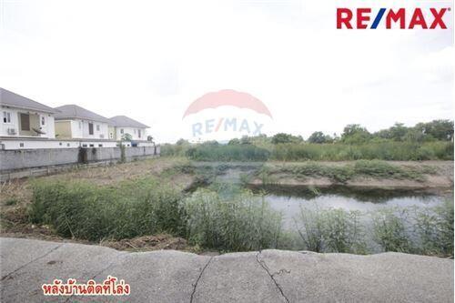 216 Sqm., 3 Beds Townhouse listed for ฿ 3,690,000.