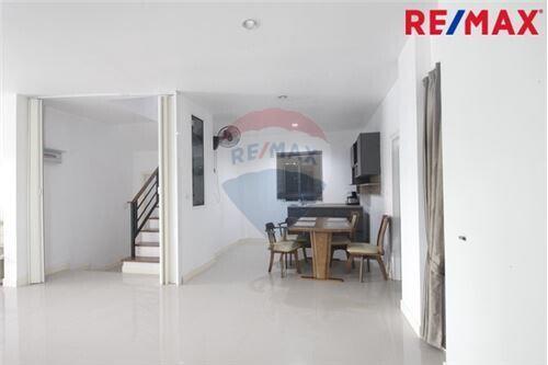 216 Sqm., 3 Beds Townhouse listed for ฿ 3,690,000.