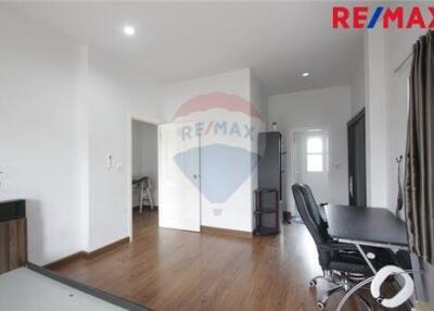 216 Sqm., 3 Beds Townhouse listed for ฿ 3,690,000.