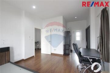 216 Sqm., 3 Beds Townhouse listed for ฿ 3,690,000.