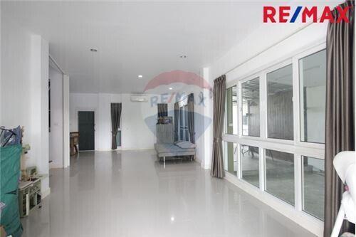 216 Sqm., 3 Beds Townhouse listed for ฿ 3,690,000.