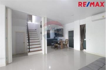 216 Sqm., 3 Beds Townhouse listed for ฿ 3,690,000.