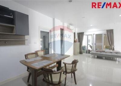 216 Sqm., 3 Beds Townhouse listed for ฿ 3,690,000.