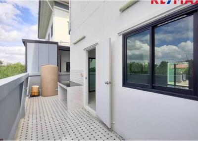 155 Sqm., 4 Beds Townhouse listed for ฿ 2,890,000.