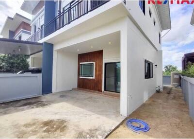 155 Sqm., 4 Beds Townhouse listed for ฿ 2,990,000.