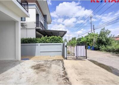 155 Sqm., 4 Beds Townhouse listed for ฿ 2,890,000.