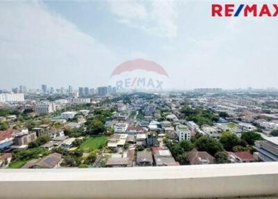 32 Sqm., 1 Bed Townhouse listed for ฿ 4,390,000.