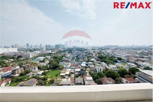 32 Sqm., 1 Bed Townhouse listed for ฿ 4,390,000.