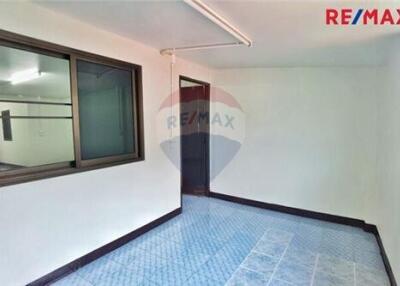 180 Sqm., 3 Beds Townhouse listed for ฿ 1,590,000.